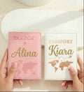 Duo Étuis Passeport Rose & Blanc – Prénom Gravé