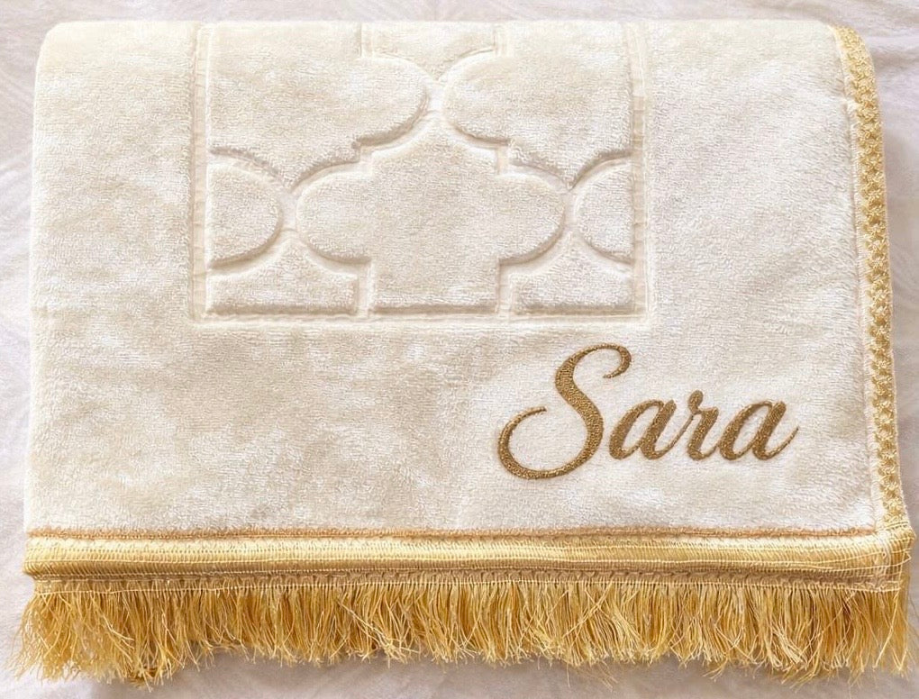 Tapis blanc avec prénom personnalisé